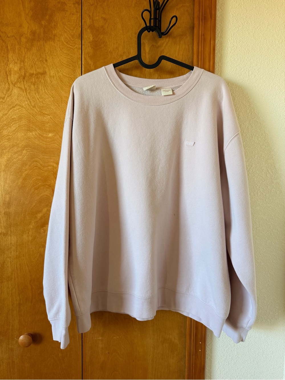 Levi’s Light Pink Crewneck